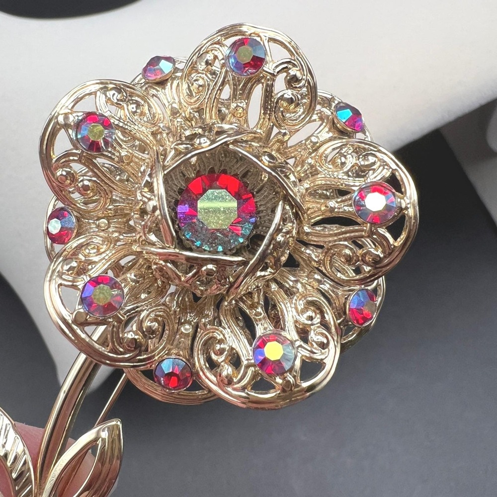 Vintage Brooch Red AB Rhinestone‎ Gold Tone Filigree Flower Pin Sarah Coventry